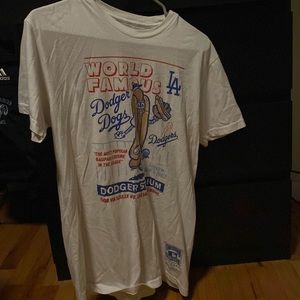 Mitchell and ness vintage sports t shirt